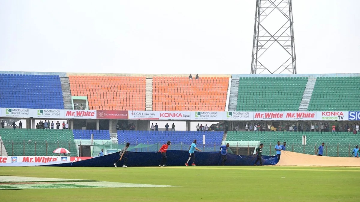 ফের বৃষ্টিতে পাল্টেছে খেলা শুরুর সময় ও দৈর্ঘ্য
