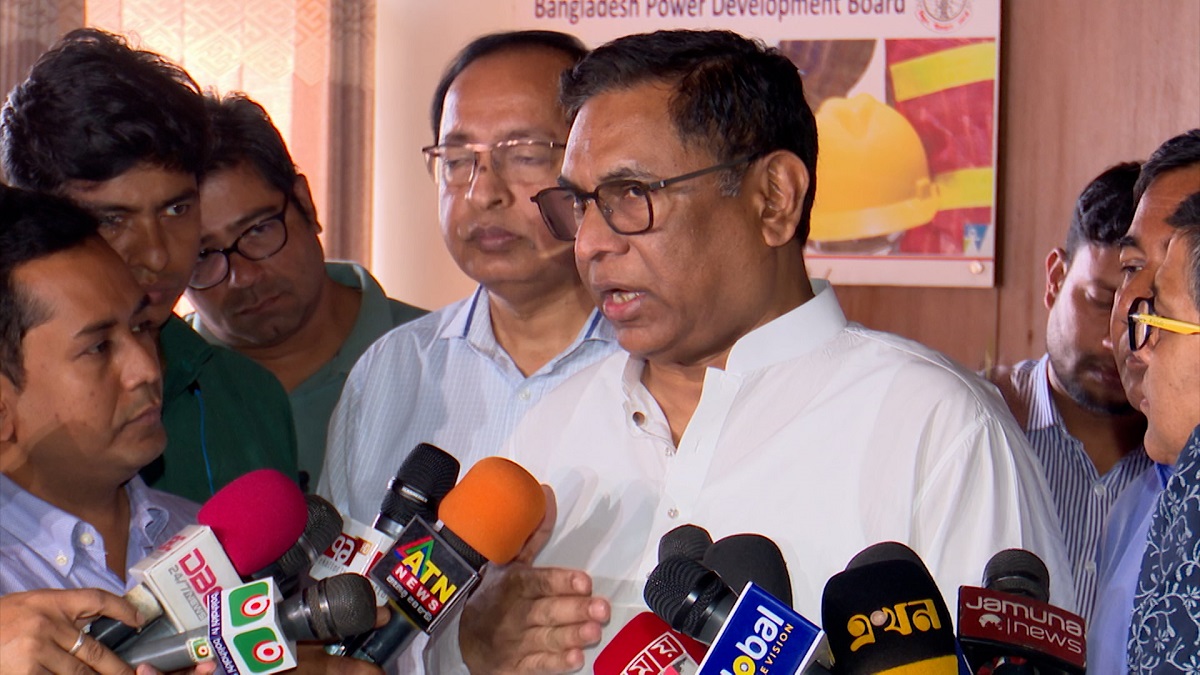 ‘দেড় বছরে ২ হাজার মেগাওয়াট সোলার বিদ্যুৎ গ্রিডে যুক্ত হবে’