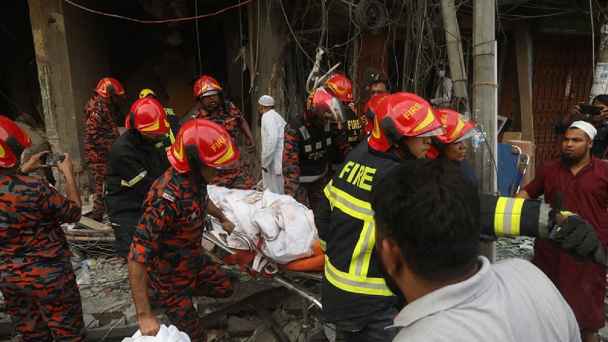 গুলিস্থানে বিস্ফোরণ: ঘটনাস্থলে র্যাবের বোম্ব ডিসপোজাল ইউনিট