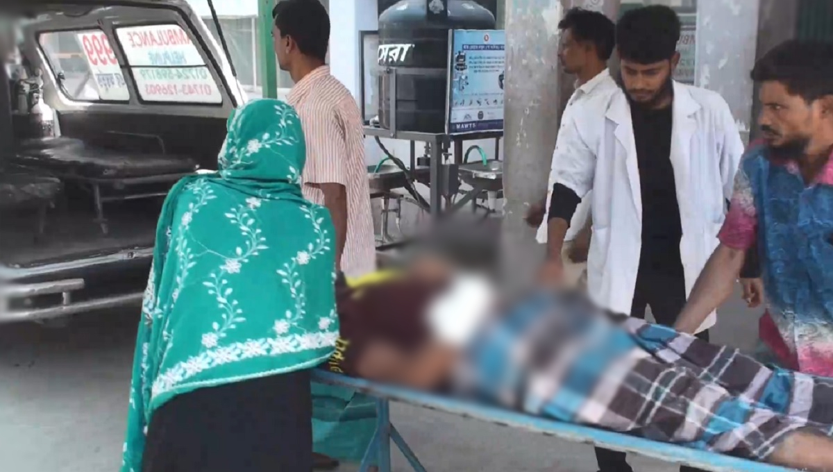 মামির সাথে পরকীয়া, যুবকের কব্জি কর্তন