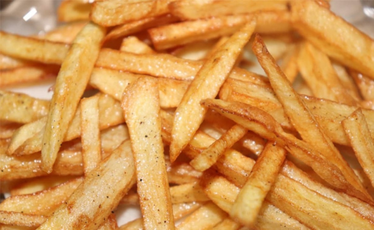 প্রেমিকার কাছ থেকে এক টুকরা চিপস নেয়ায় প্রেমিককে ‘গাড়িচাপা দেয়ার চেষ্টা’