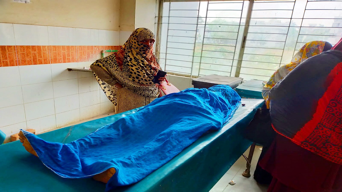 চুয়াডাঙ্গায় মোটরসাইকেলের ধাক্কায় বৃদ্ধার মৃত্যু