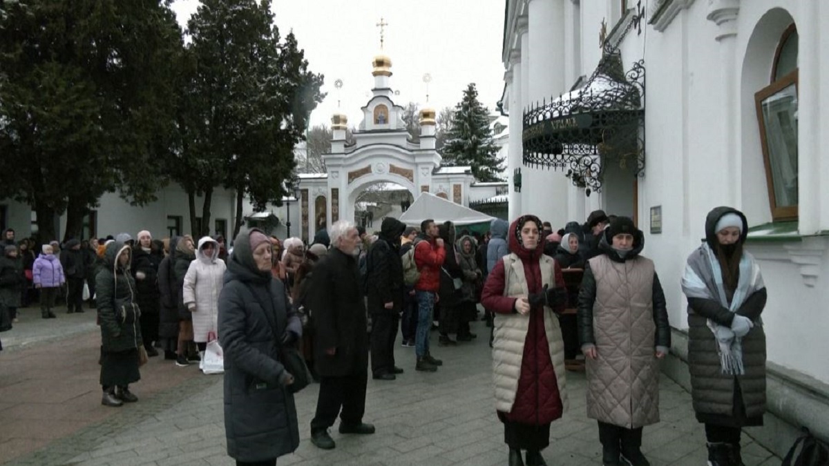 ইউক্রেনে অর্থোডক্স চার্চ ঘিরে উত্তেজনা, রাশিয়ার সাথে সম্পর্ক রাখার অভিযোগ