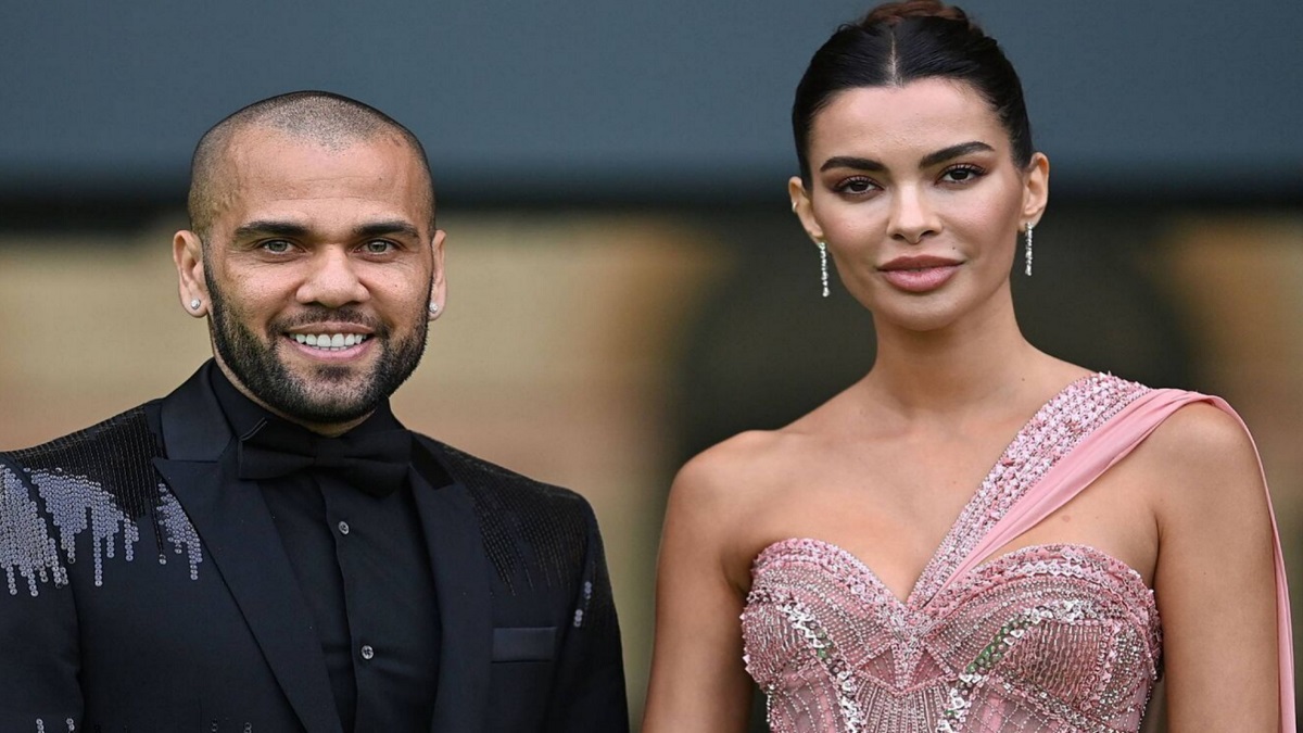 স্ত্রীর ডিভোর্সের ঘোষণা দেয়াতে খাওয়া বন্ধ করে দিয়েছেন দানি আলভেজ