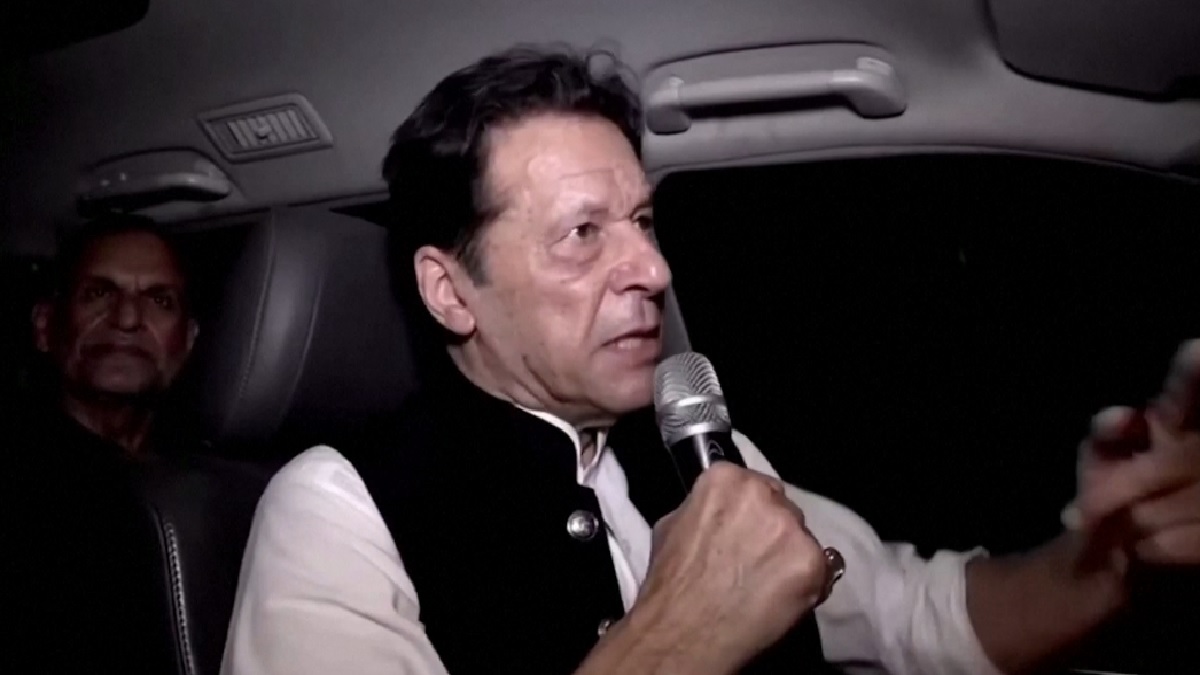 আনুষ্ঠানিকভাবে নির্বাচনী প্রচারণা শুরু করলেন ইমরান খান