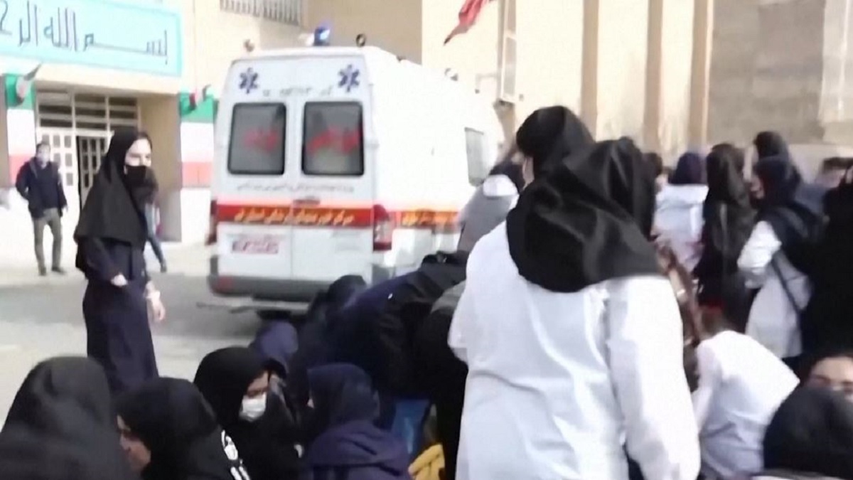 ইরানে ছাত্রীদের বিষপ্রয়োগ! তদন্তের ঘোষণা ইরানের, স্বচ্ছতা চায় যুক্তরাষ্ট্র