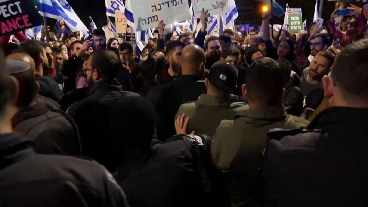 ইসরায়েলে অভ্যন্তরীণ টানাপোড়ন; বিক্ষোভে যোগ দিলেন রিজার্ভ ফোর্সের সদস্যরা