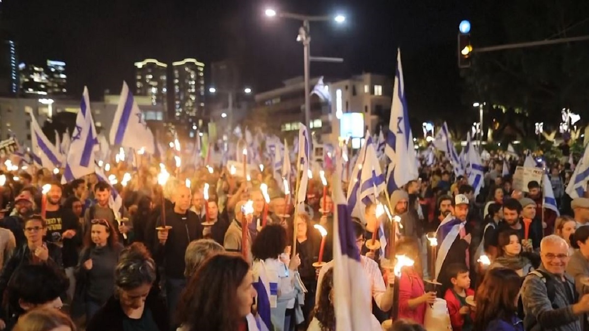 ইসরায়েলে বিক্ষোভ অব্যাহত, বিচার বিভাগীয় সংস্কার ঘিরে ক্ষোভ কমছে না