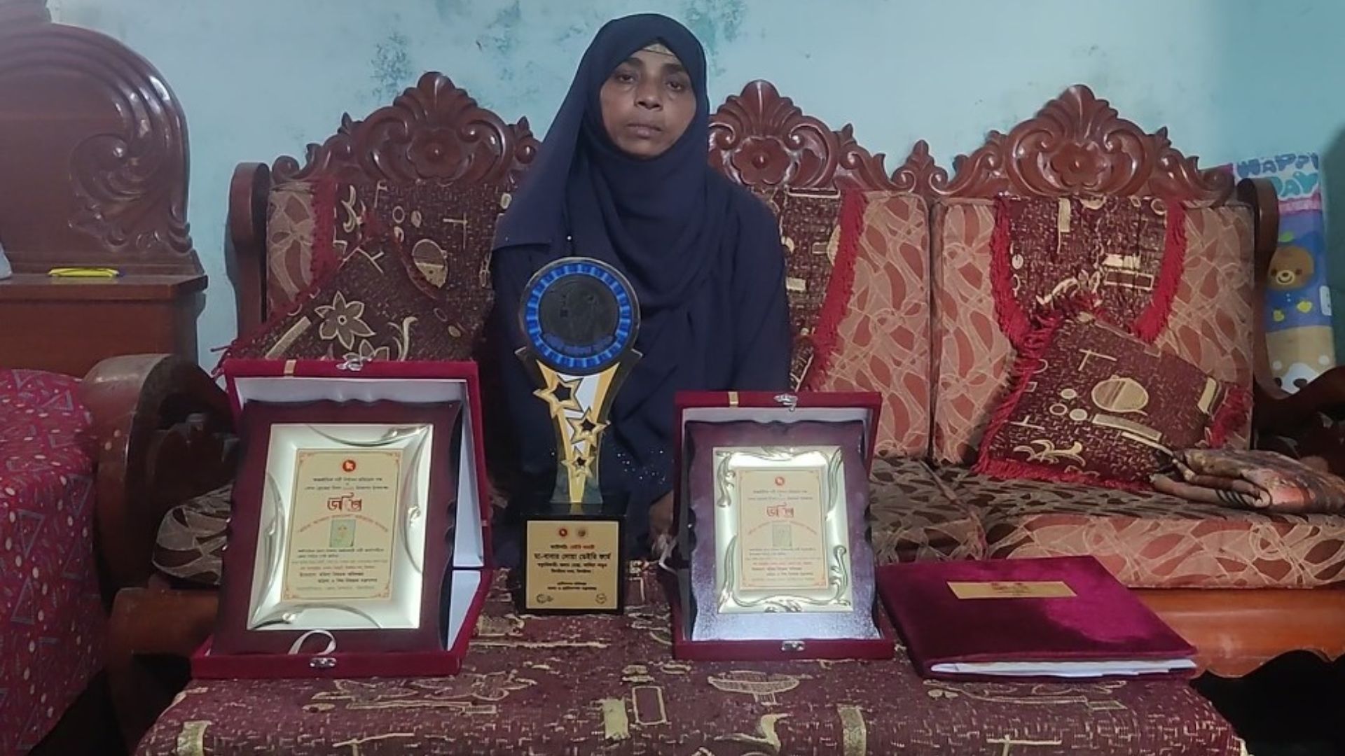 গরুর খামার বদলে দিলো লাকির ভাগ্য