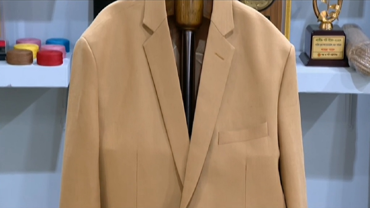 পাট দিয়ে তৈরি হচ্ছে ব্লেজার, সুদিন ফিরবে সোনালি আঁশের?