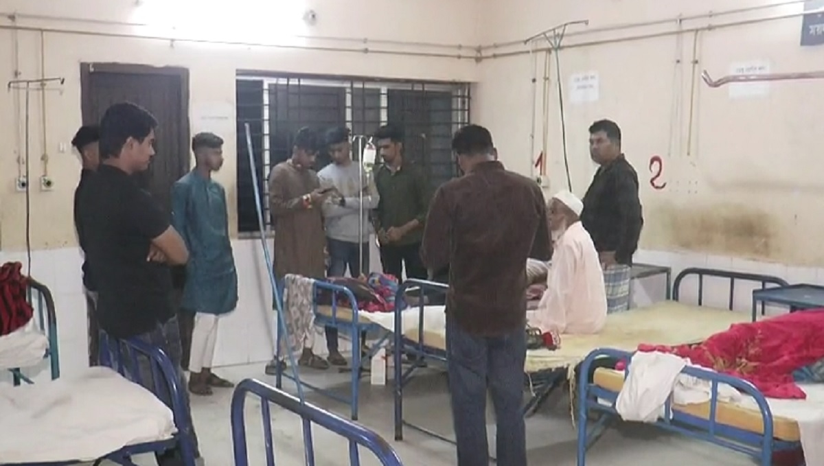 ইফতার করতে গিয়ে ২ কলেজছাত্রকে কোপালো কিশোর গ্যাং