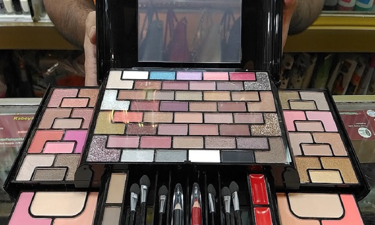 মেকআপ করাতে গিয়ে পুড়লো পাত্রীর মুখ, রূপ দেখে বিয়ে ভাঙলেন পাত্র