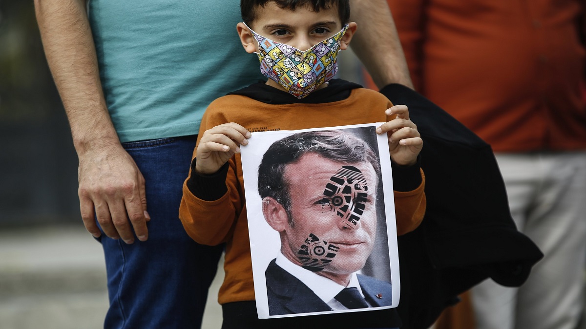 ক্ষমতাবলে বিতর্কিত আইন পাস, অনাস্থা প্রস্তাবের মুখোমুখি ম্যাকরন সরকার