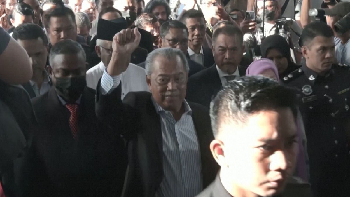 মালয়েশিয়ার সাবেক প্রধামনন্ত্রীর বিরুদ্ধে অর্থ পাচারসহ ৬টি মামলা দায়ের