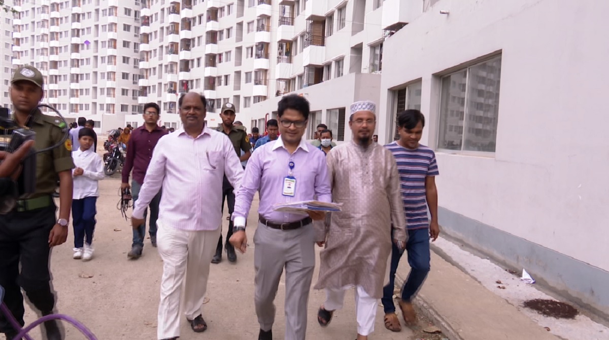 মিরপুরে বস্তিবাসীকে দেয়া ফ্ল্যাটে অবৈধভাবে থাকাদের উচ্ছেদে অভিযান