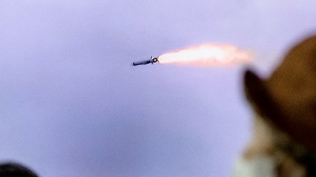 একমাসে সপ্তমবারের মতো মিসাইল ছুড়লো উত্তর কোরিয়া