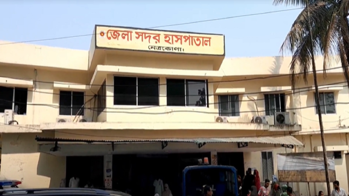 নেত্রকোণায় বাস চাপায় স্বামী-স্ত্রী নিহত