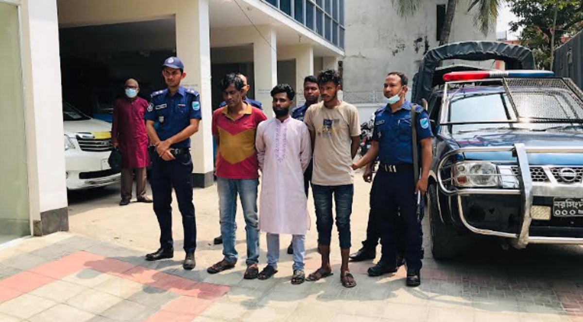 নরসিংদীতে ডাকাতির প্রস্তুতির সময় গ্রেফতার ৩