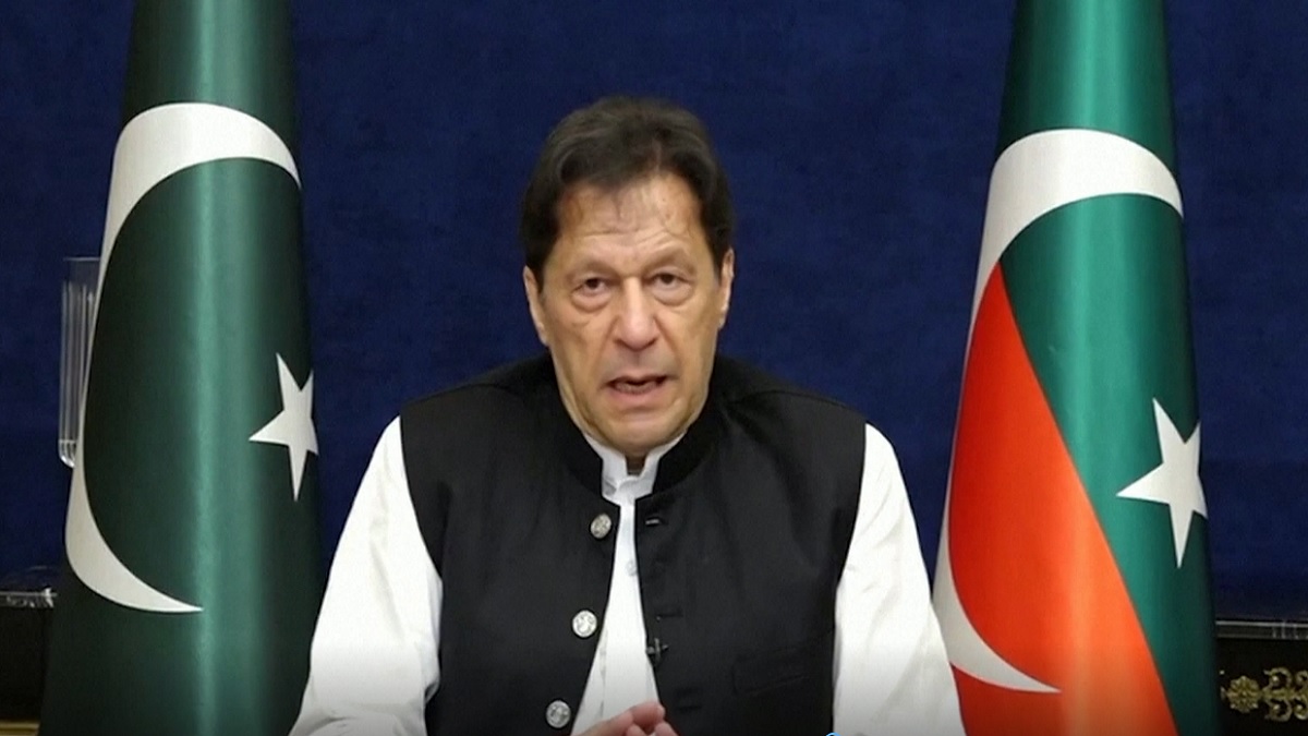 সরকার বিরোধী আন্দোলনের পরিকল্পনায় পরিবর্তন আনছেন ইমরান খান