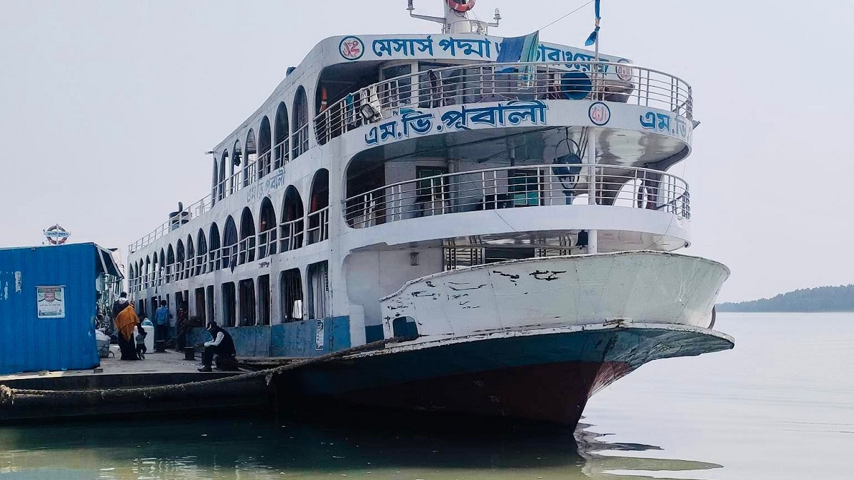 অজু করতে গিয়ে লঞ্চ থেকে পড়ে নিখোঁজ যুবক