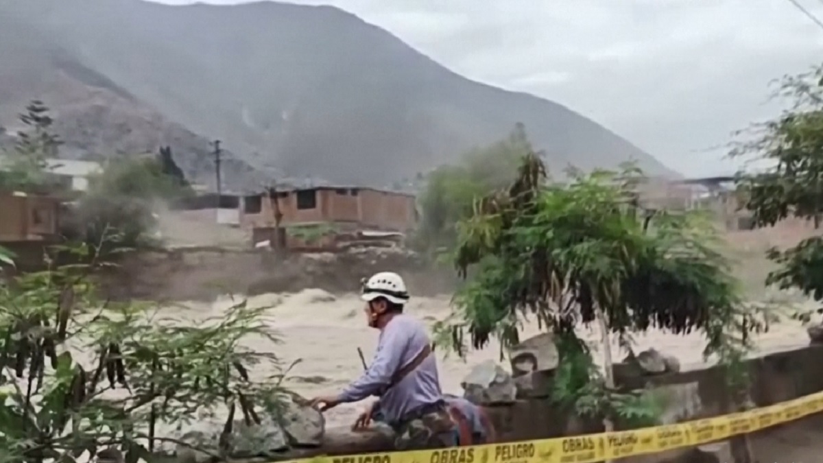 পেরুতে সাইক্লোন ও বন্যায় প্রাণহানি কমপক্ষে ৬