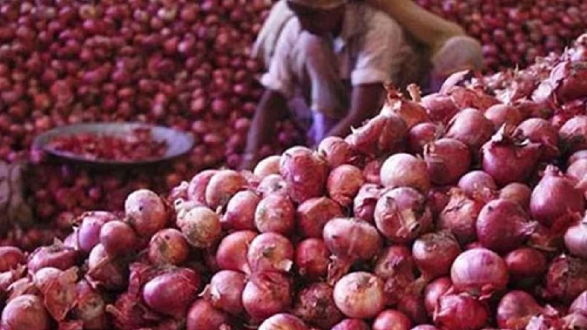 পেঁয়াজ আমদানিতে কর-শুল্কে ছাড় দেয়ার উদ্যোগ নিচ্ছে সরকার