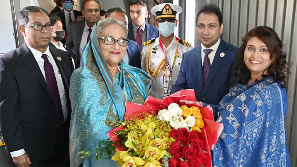 দোহায় পৌঁছেছেন প্রধানমন্ত্রী