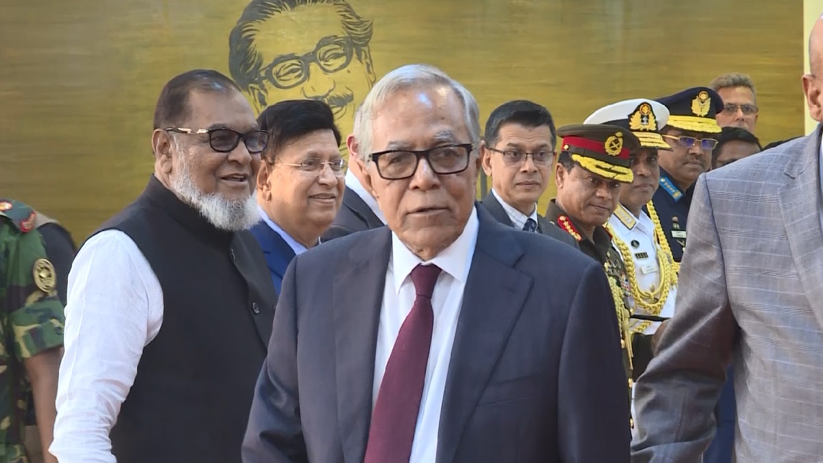 স্বাস্থ্য পরীক্ষার জন্য সিঙ্গাপুরের উদ্দেশে রাষ্ট্রপতি