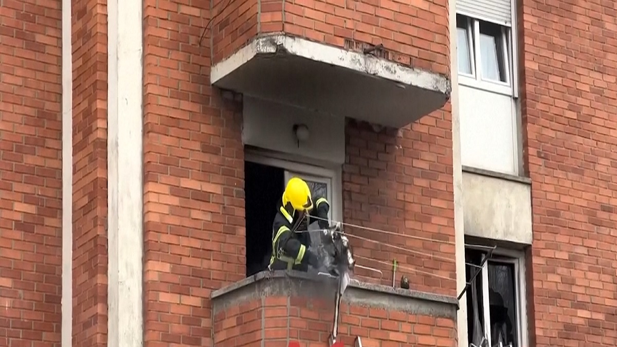 সার্বিয়ায় বহুতল ভবনে ভয়াবহ অগ্নিকাণ্ডে ৪ শিশুর মৃত্যু