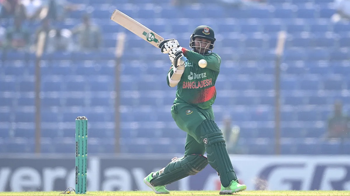 তিন অর্ধশতকের পরেও ২৪৬ রানে থামলো বাংলাদেশ