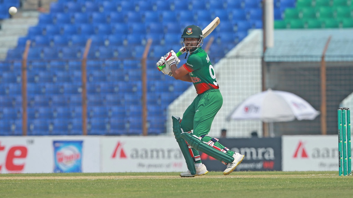 শান্ত’র ঝড়ে ইংলিশ বধের দ্বারপ্রান্তে বাংলাদেশ