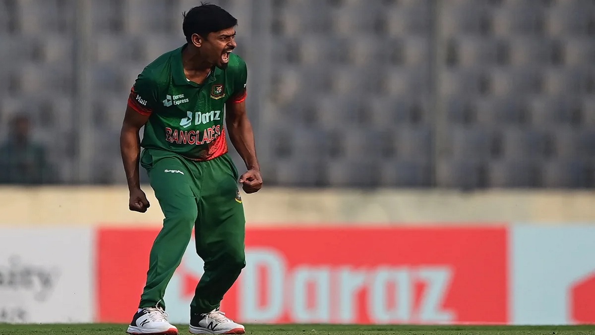 তাইজুলের জোড়া আঘাতের পর বাটলারকে ফেরালেন তাসকিন