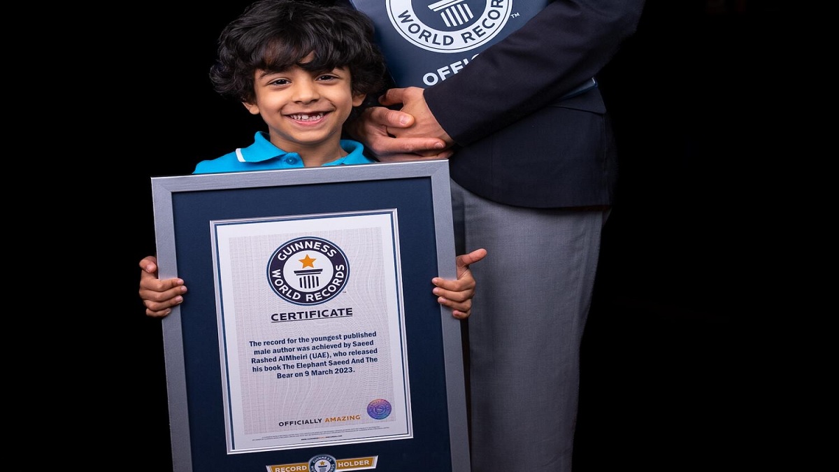 ৪ বছর বয়সে বই লিখে বিশ্ব রেকর্ড