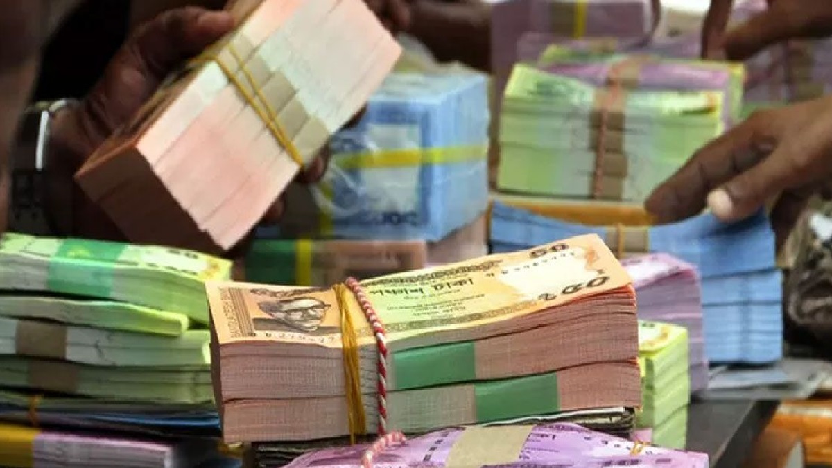 ব্যাংকে বাড়তি সুদে আমানত সংগ্রহ, কমছে ঋণ ও আমানতের সুদহারের ব্যবধান