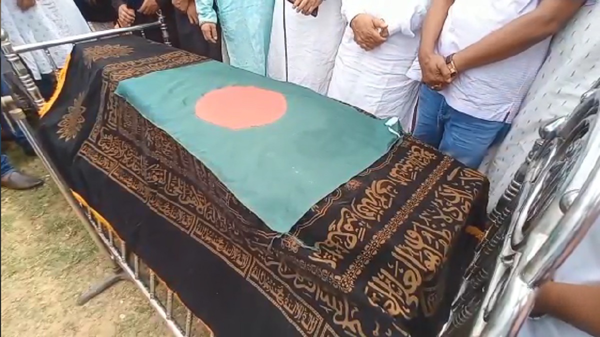 সাভারে শেষ শ্রদ্ধায় সিক্ত ডা. জাফরুল্লাহ, দাফন সম্পন্ন