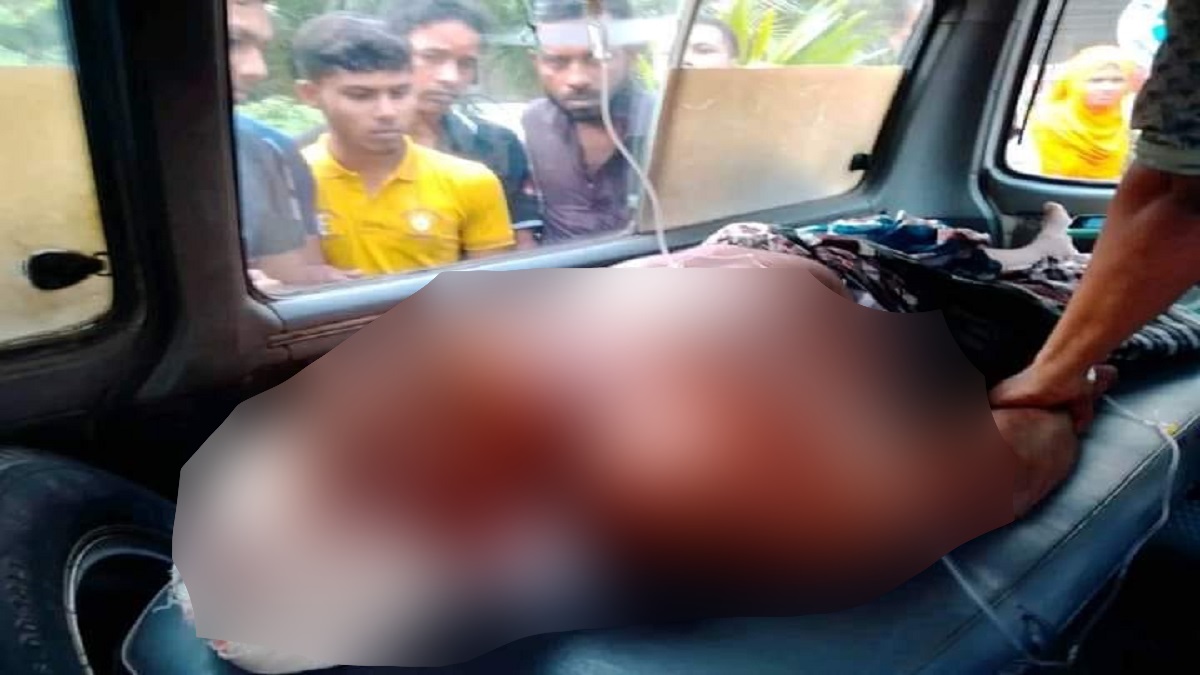 নামাজ পড়ে বেরুতেই রবিউলকে এলোপাতাড়ি কুপিয়ে পালিয়ে যায় ঘাতকরা