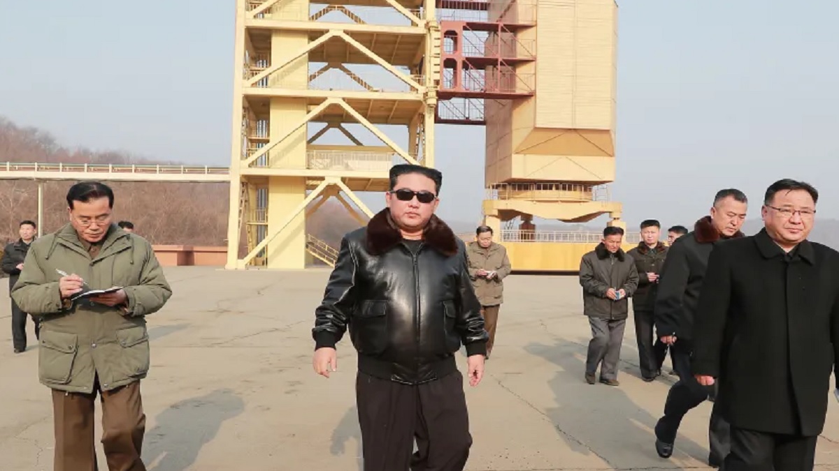 নিজেদের প্রথম স্পাই স্যাটেলাইট উৎক্ষেপণের প্রস্তুতি নিচ্ছে উত্তর কোরিয়া