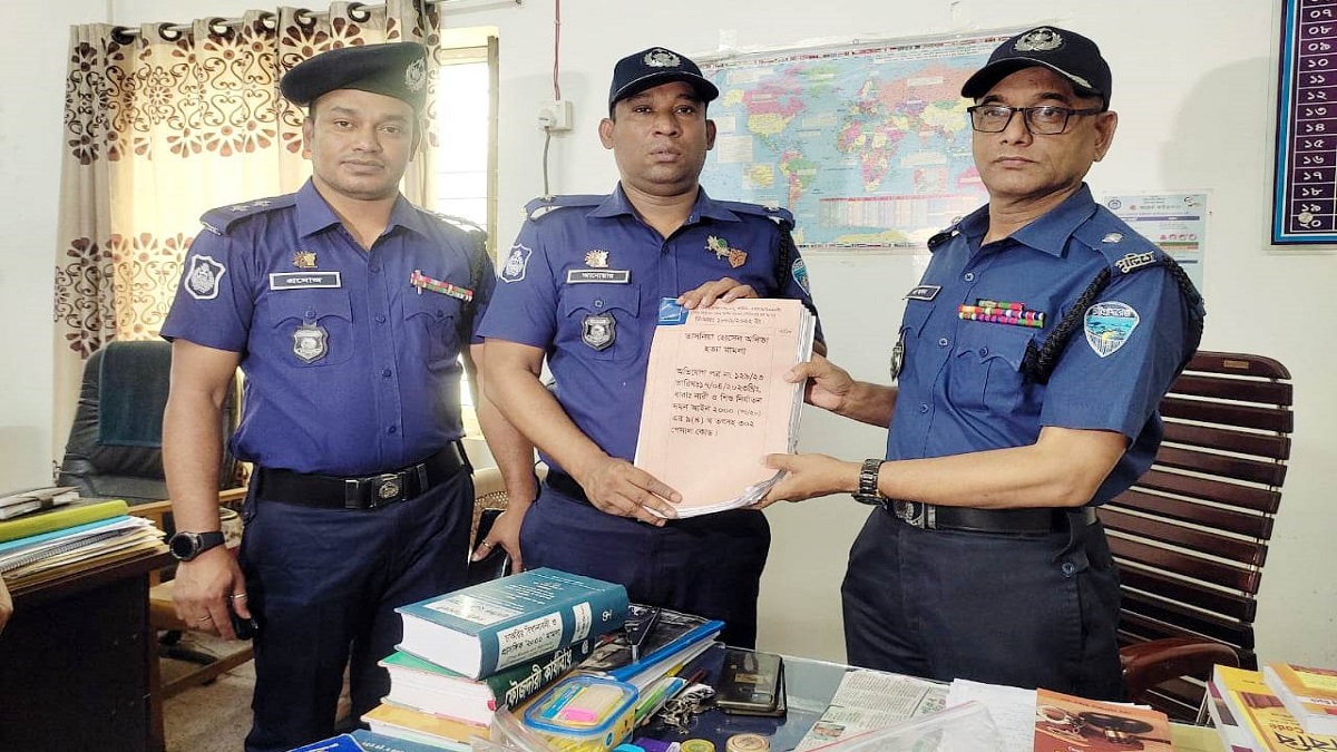 নোয়াখালীতে আলোচিত অদিতা হত্যাকাণ্ডে গৃহ শিক্ষককে অভিযুক্ত করে চার্জশিট