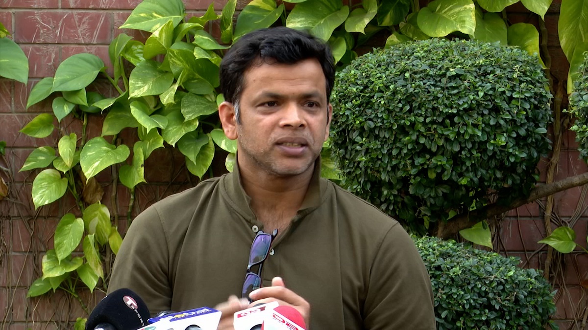 রিয়াদ এখনও দলেরই অংশ: রাজ্জাক