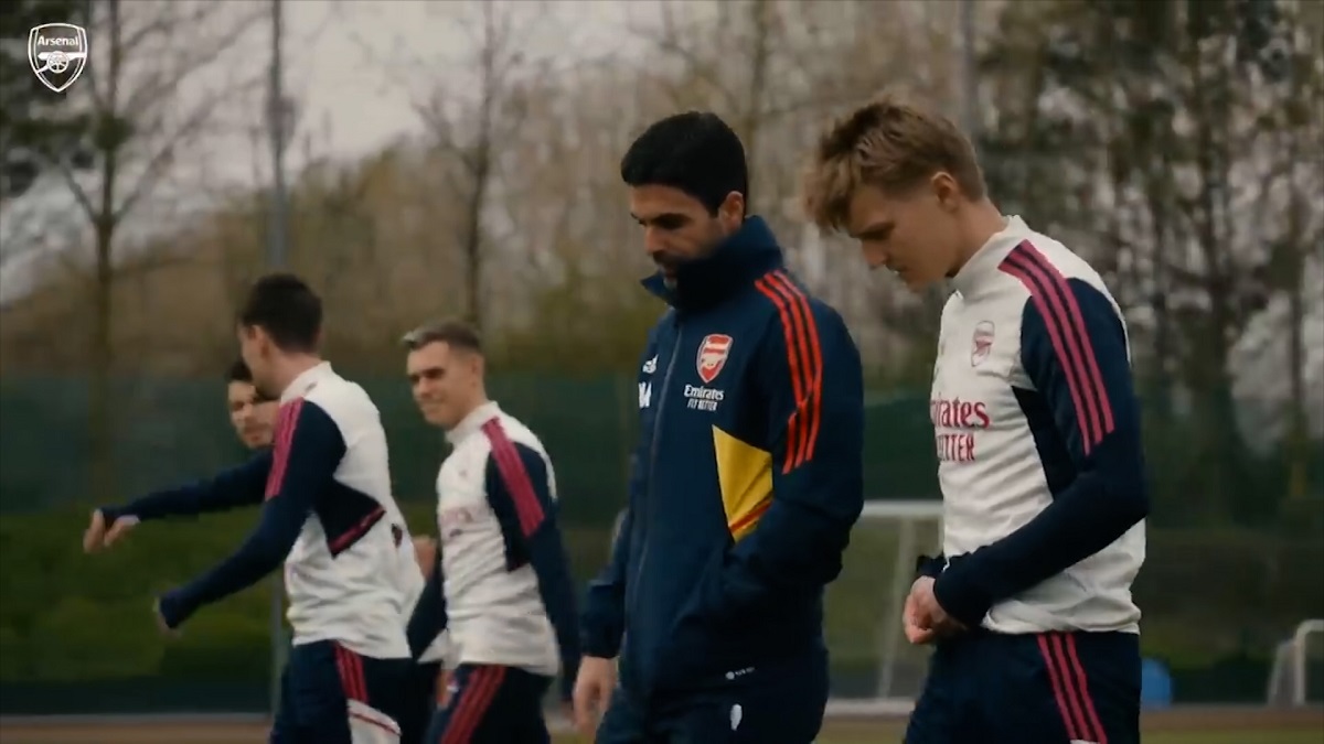 শীর্ষস্থান ধরে রাখতে রাতে মাঠে নামবে আর্সেনাল