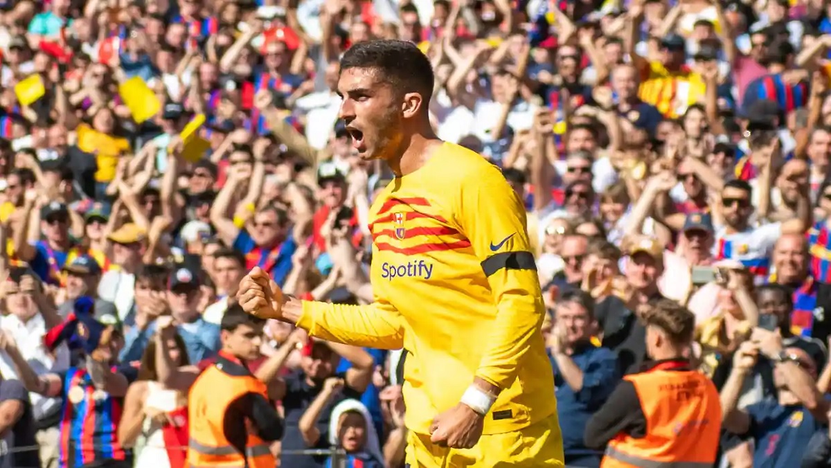 অ্যাটলেটিকোকে হারিয়ে লিগ জয়ের আরও কাছে বার্সা