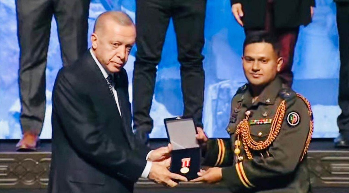 বাংলাদেশি উদ্ধারকারী দলকে তুরস্ক সরকারের বিশেষ সম্মাননা