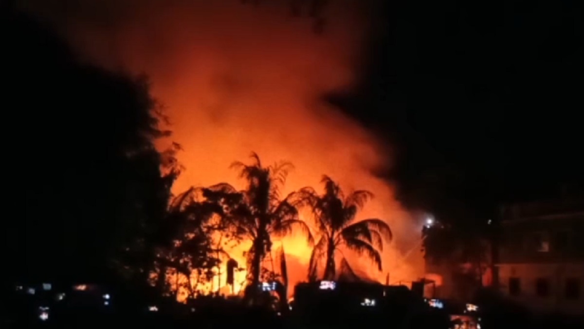 ভোলায় তুলার গুদামে আগুন নেভাতে গিয়ে নিহত ১