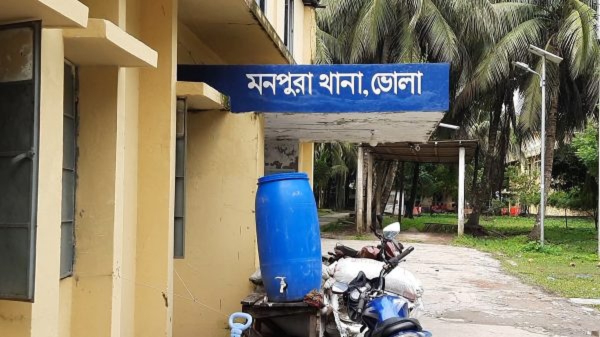 মোবাইল কিনে না দেয়ায় কলেজছাত্রের আত্মহত্যা