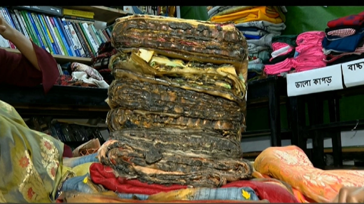 বঙ্গবাজারের পোড়া কাপড় কিনে নিলামে তুলছে বিন্দানন্দ ফাউন্ডেশন, দেয়া হবে ২ কোটি টাকার সহায়তাও
