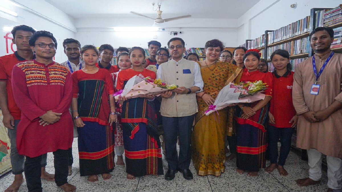 বিদ্যানন্দ ফাউন্ডেশন পরিদর্শনে ভারতীয় হাই কমিশনার