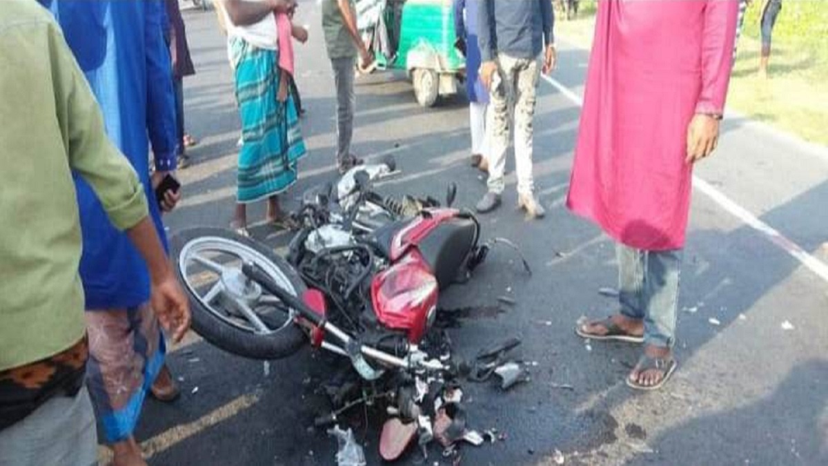 বেপরোয়া গতির দুই মোটরসাইকেলের মুখোমুখি সংঘর্ষে নিহত ২