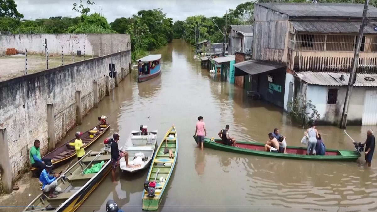 ভয়াবহ বন্যা ব্রাজিলে, আটকা বহু বাসিন্দা
