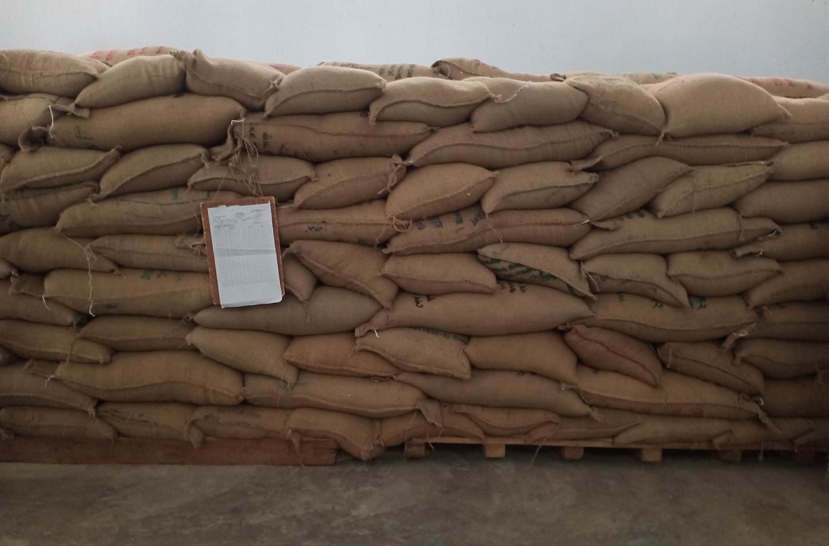 চাঁপাইনবাবগঞ্জে আমন চাল ক্রয়ের নামে কোটি টাকা লোপাটের অভিযোগ