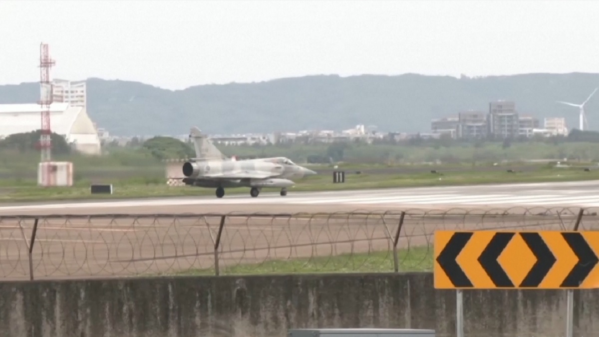 চীন-তাইওয়ান উত্তেজনা তুঙ্গে, দেখে নিন কার শক্তি কত?